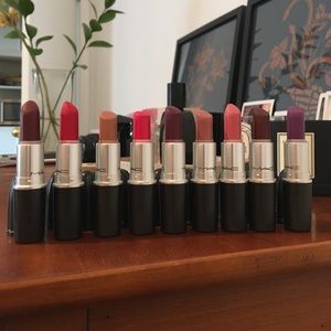 MAC Lipstick Bundle - 9 Lipsticks